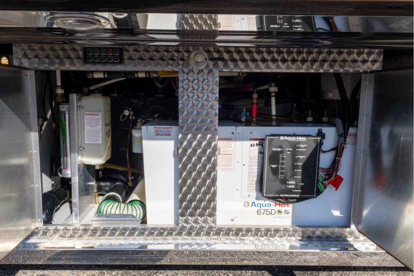 A photo of this 2013 Newell Coach P2000i