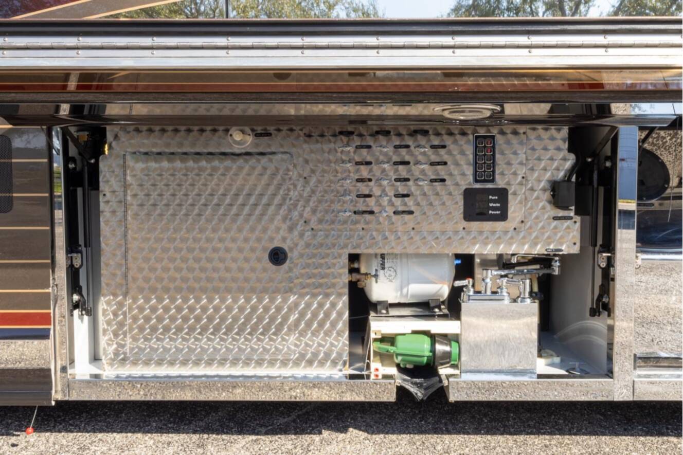 A photo of this 2013 Newell Coach P2000i