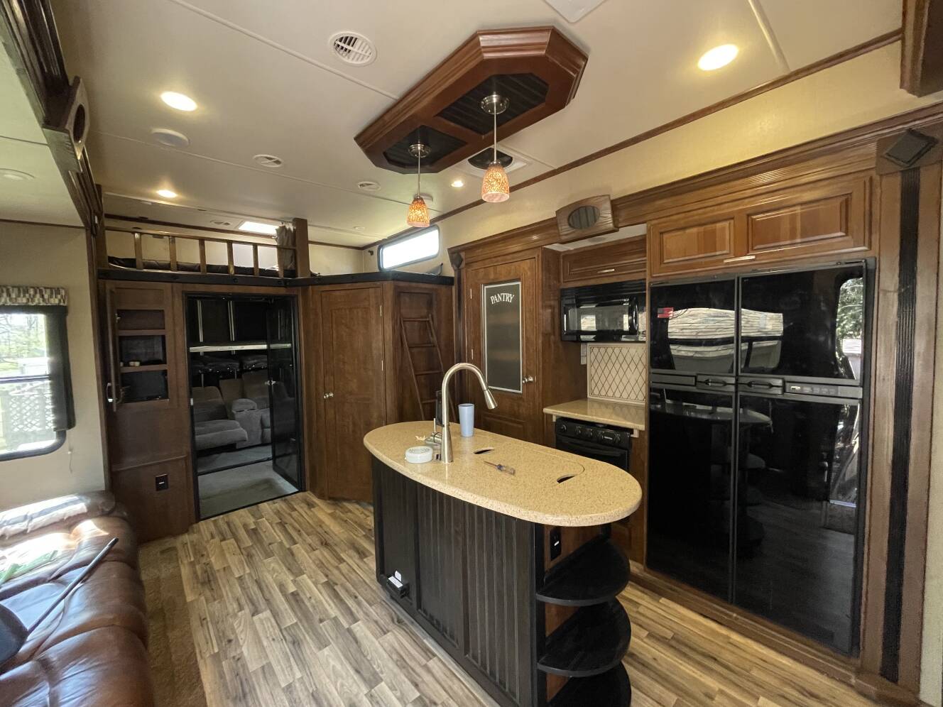 A photo of this 2015 Grand Design MOMENTUM 385TH