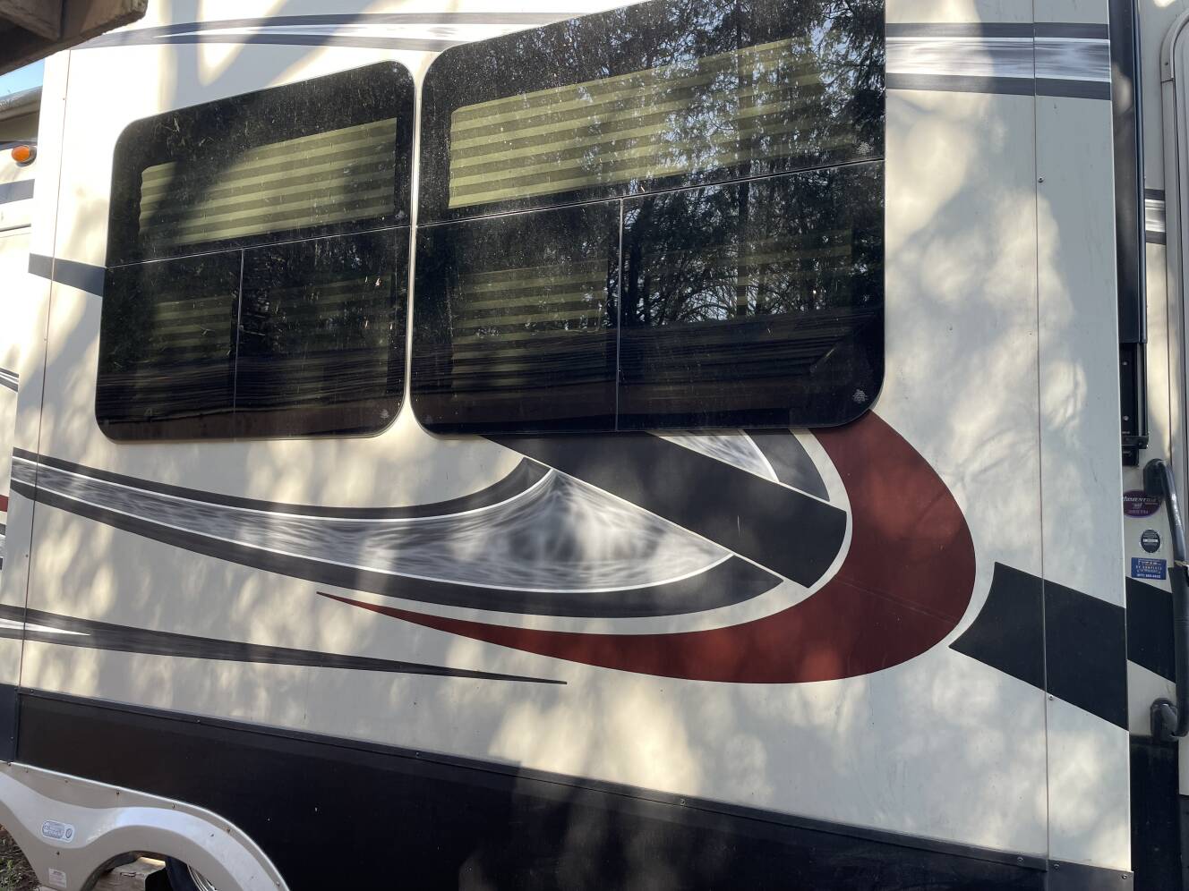 A photo of this 2015 Grand Design MOMENTUM 385TH