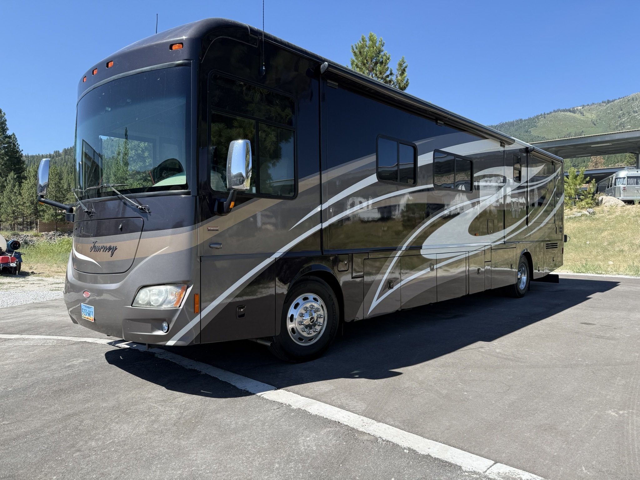 2011 Winnebago JOURNEY 40U RV