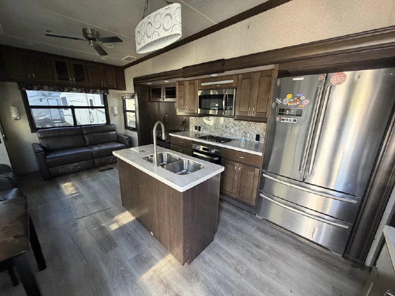 2019 FOREST RIVER CEDAR CREEK 31IK