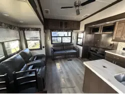 2019 FOREST RIVER CEDAR CREEK 31IK