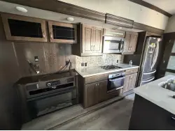 2019 FOREST RIVER CEDAR CREEK 31IK