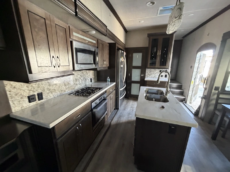 2019 FOREST RIVER CEDAR CREEK 31IK