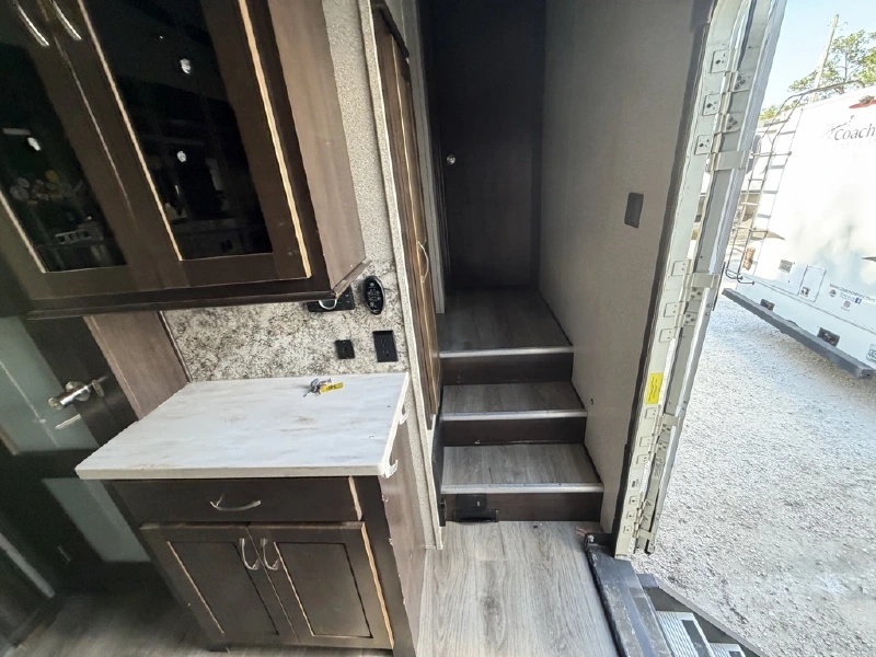 2019 FOREST RIVER CEDAR CREEK 31IK