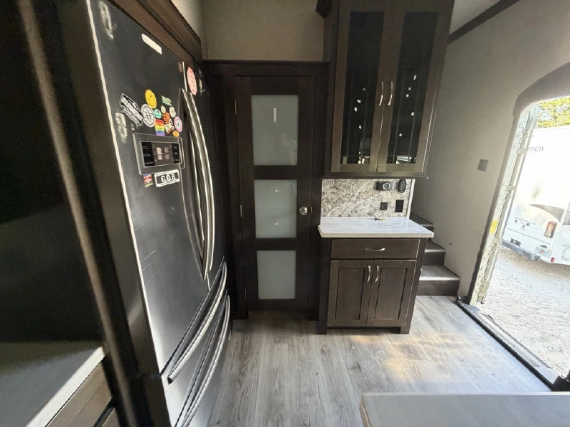 2019 FOREST RIVER CEDAR CREEK 31IK