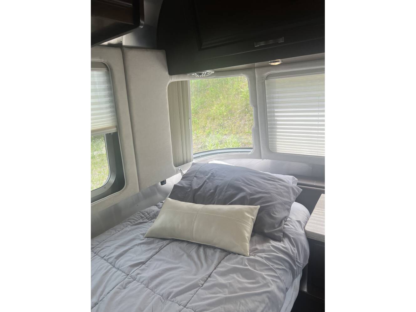 A photo of this 2016 Airstream CLASSIC 30RBT
