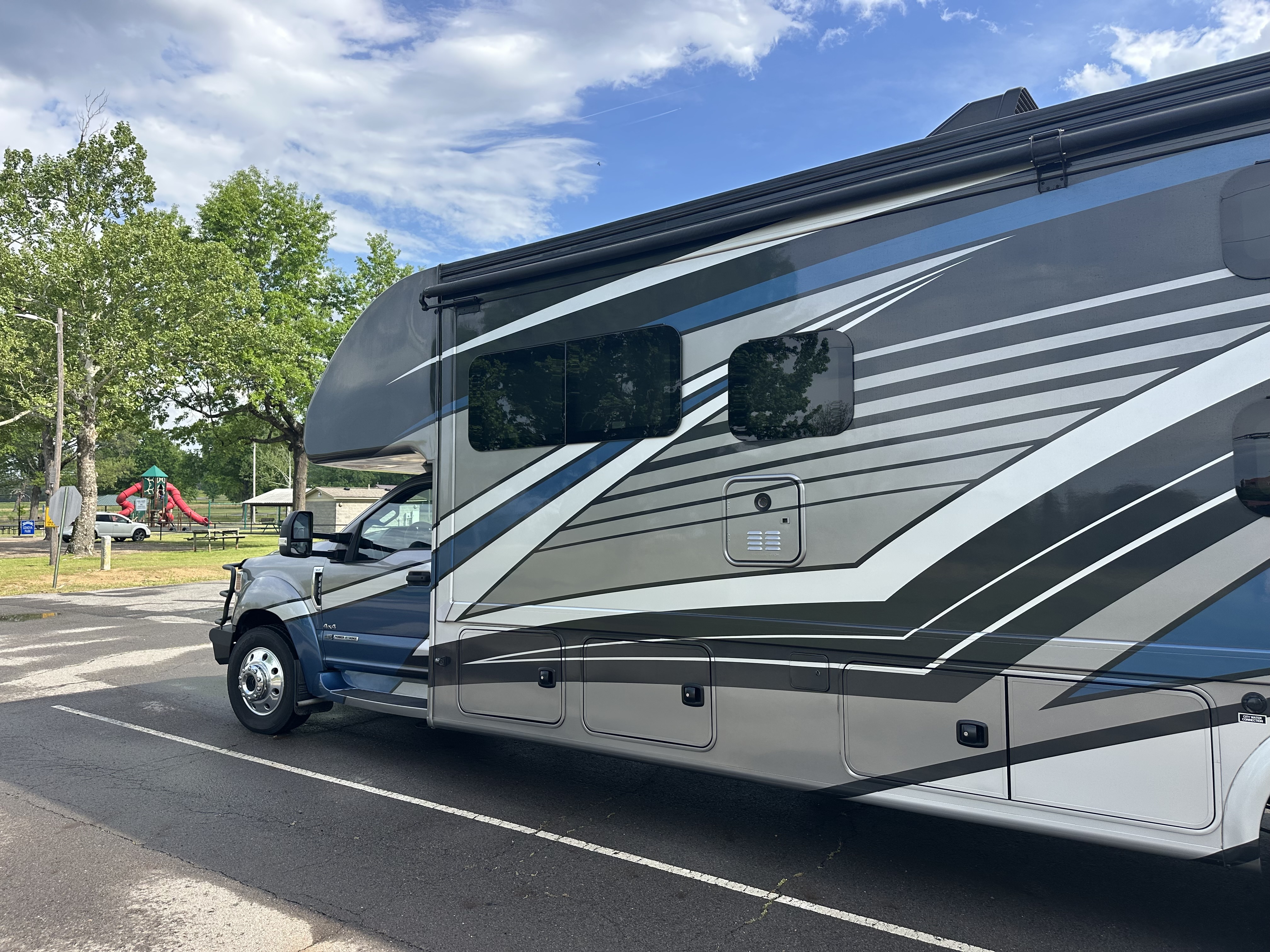 2022 Thor Motor Coach MAGNITUDE SUPER C RS36 in new blaine AR