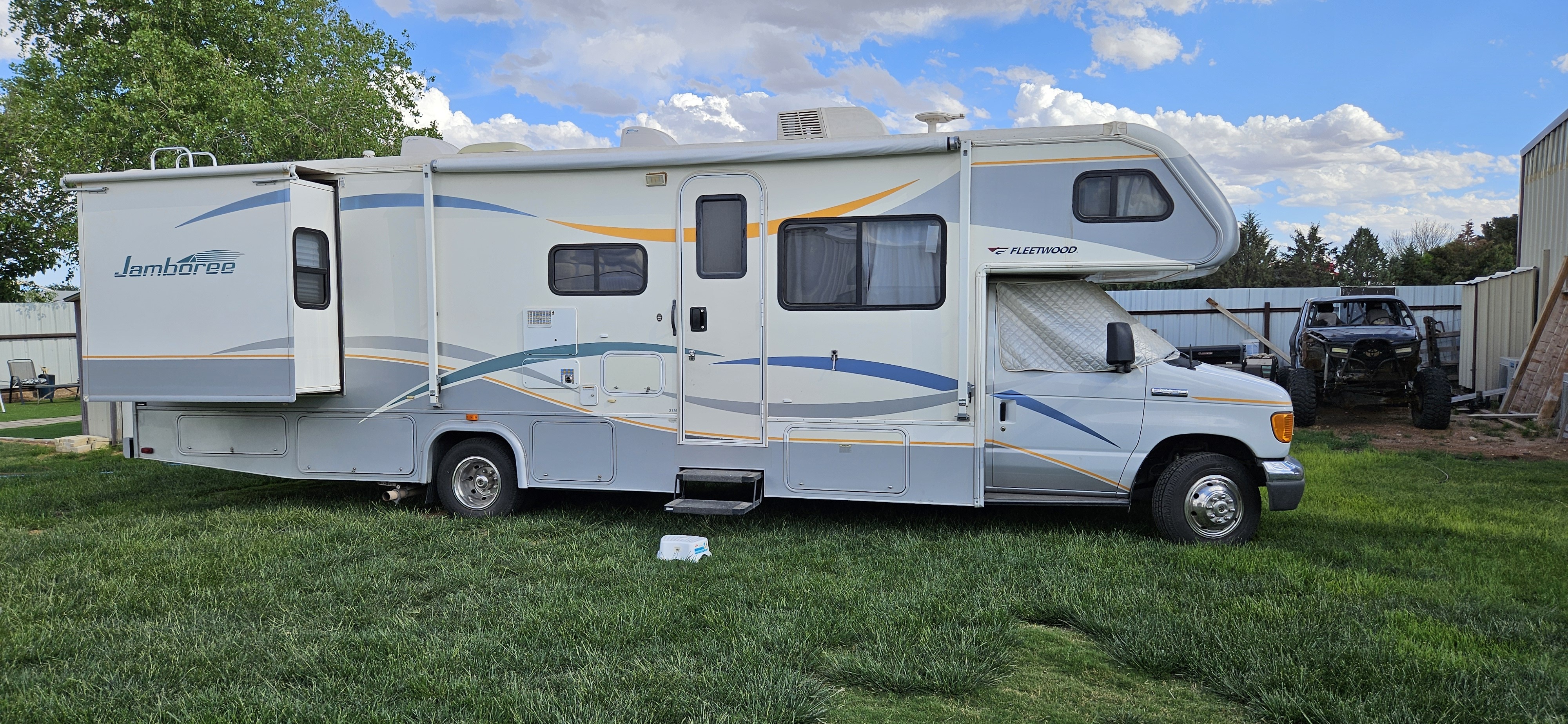 2006 Fleetwood JAMBOREE 31M RV