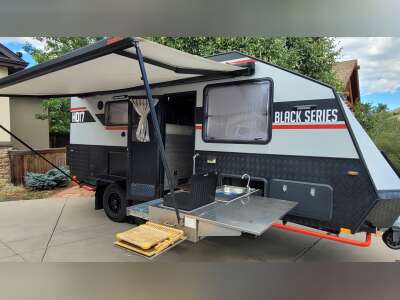 Black/color Rvs Black Series HQ17 RVs for sale - RV Trader