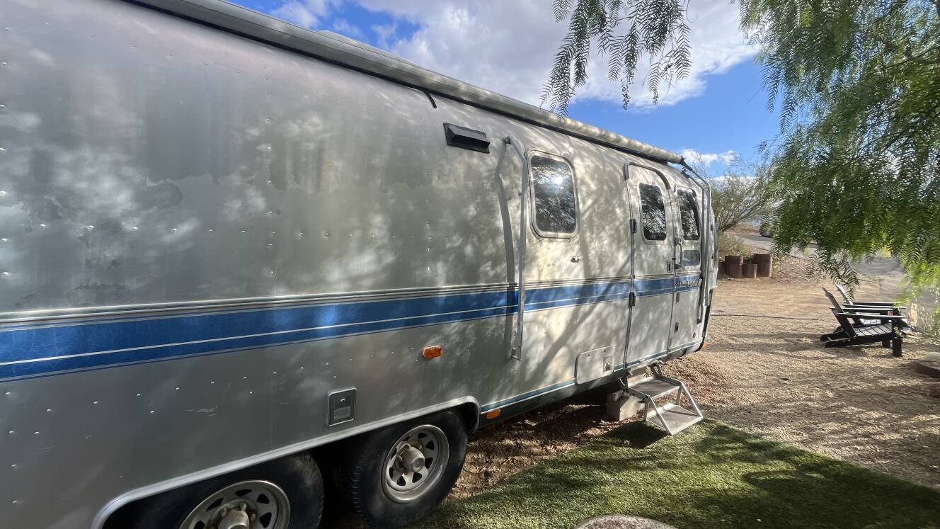 A photo of this 1993 Airstream EXCELLA 1000