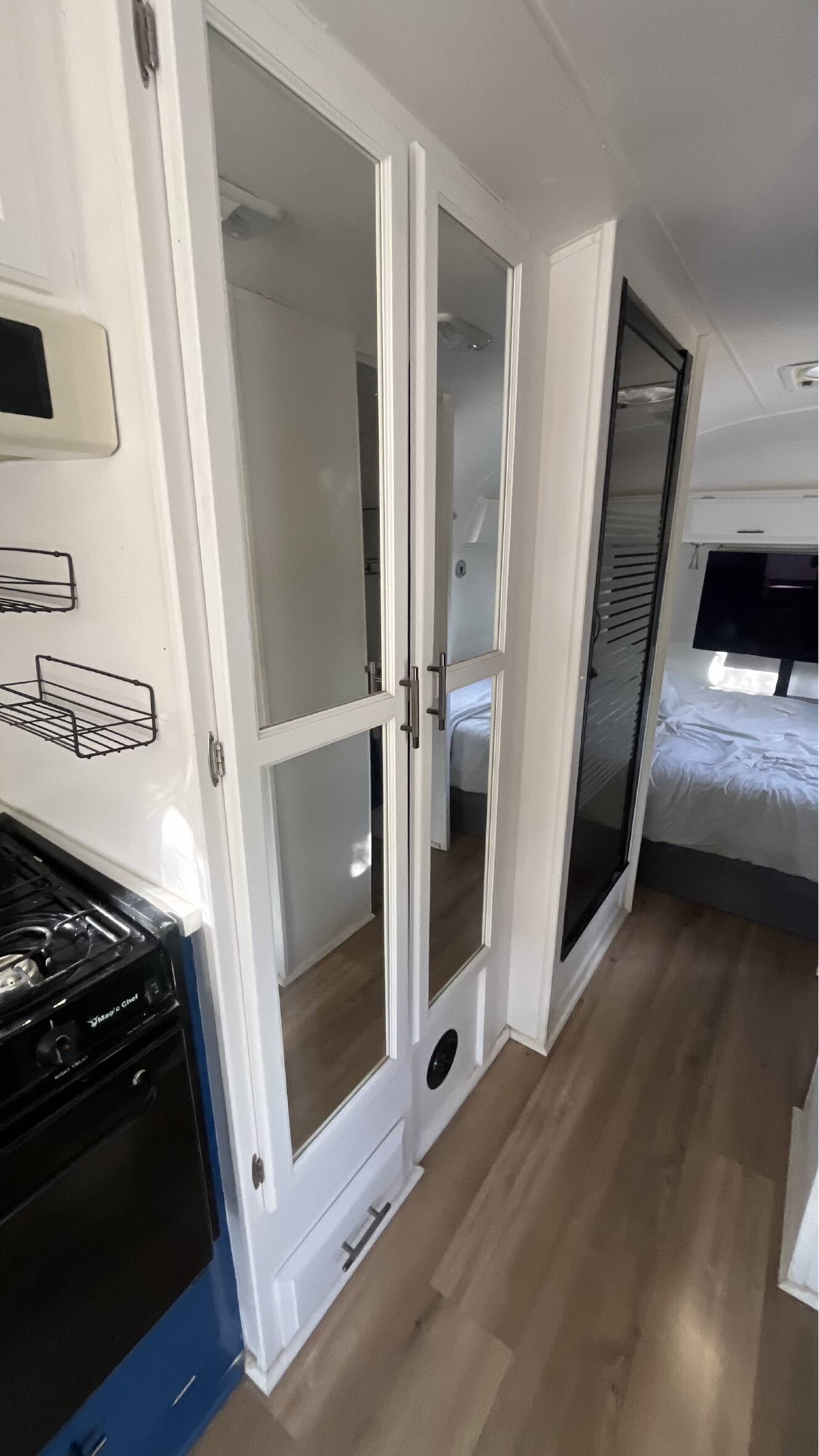 A photo of this 1993 Airstream EXCELLA 1000