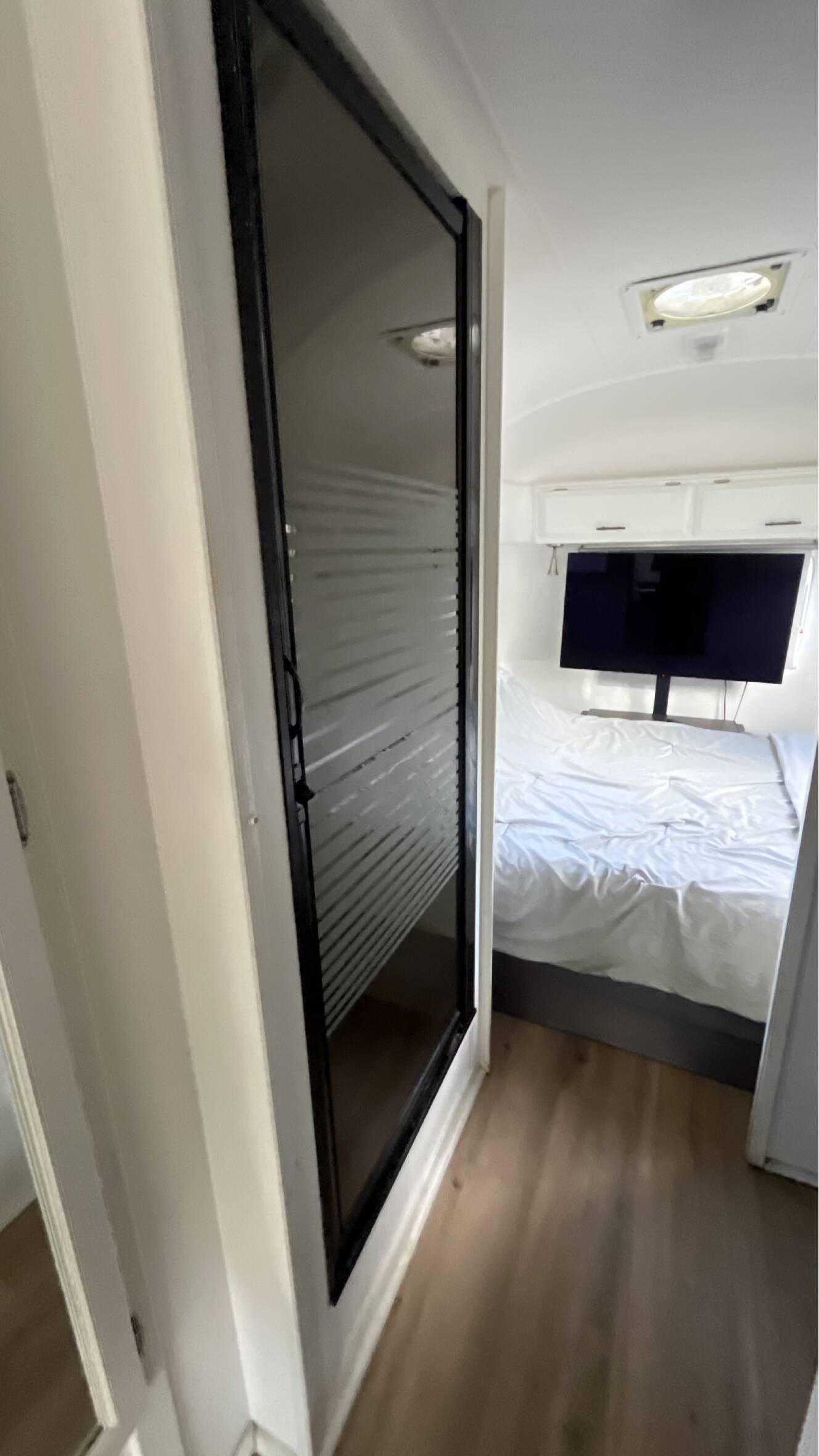 A photo of this 1993 Airstream EXCELLA 1000