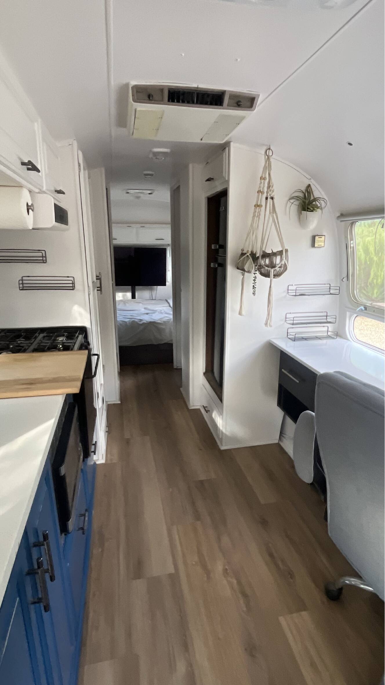 A photo of this 1993 Airstream EXCELLA 1000