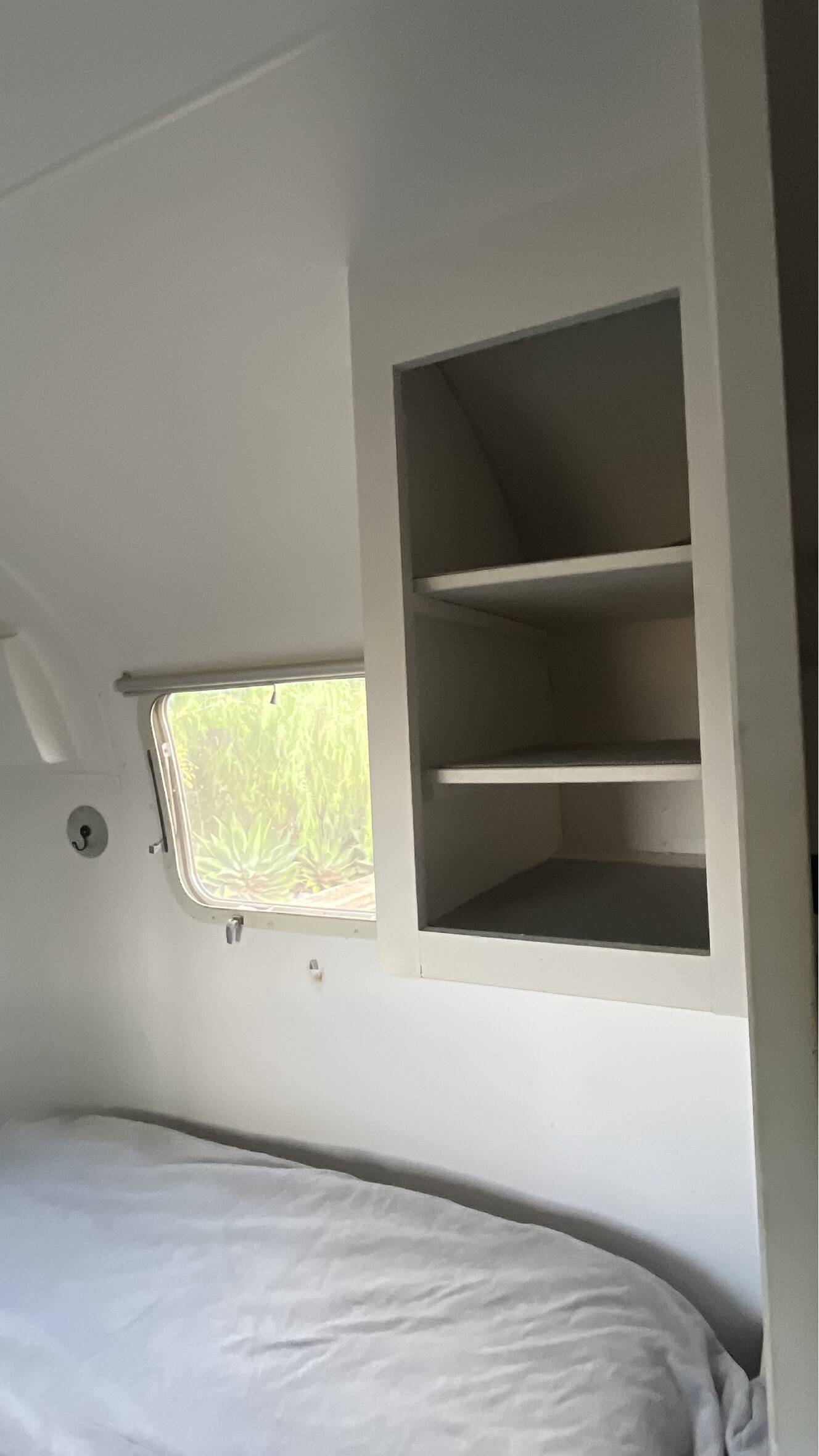 A photo of this 1993 Airstream EXCELLA 1000