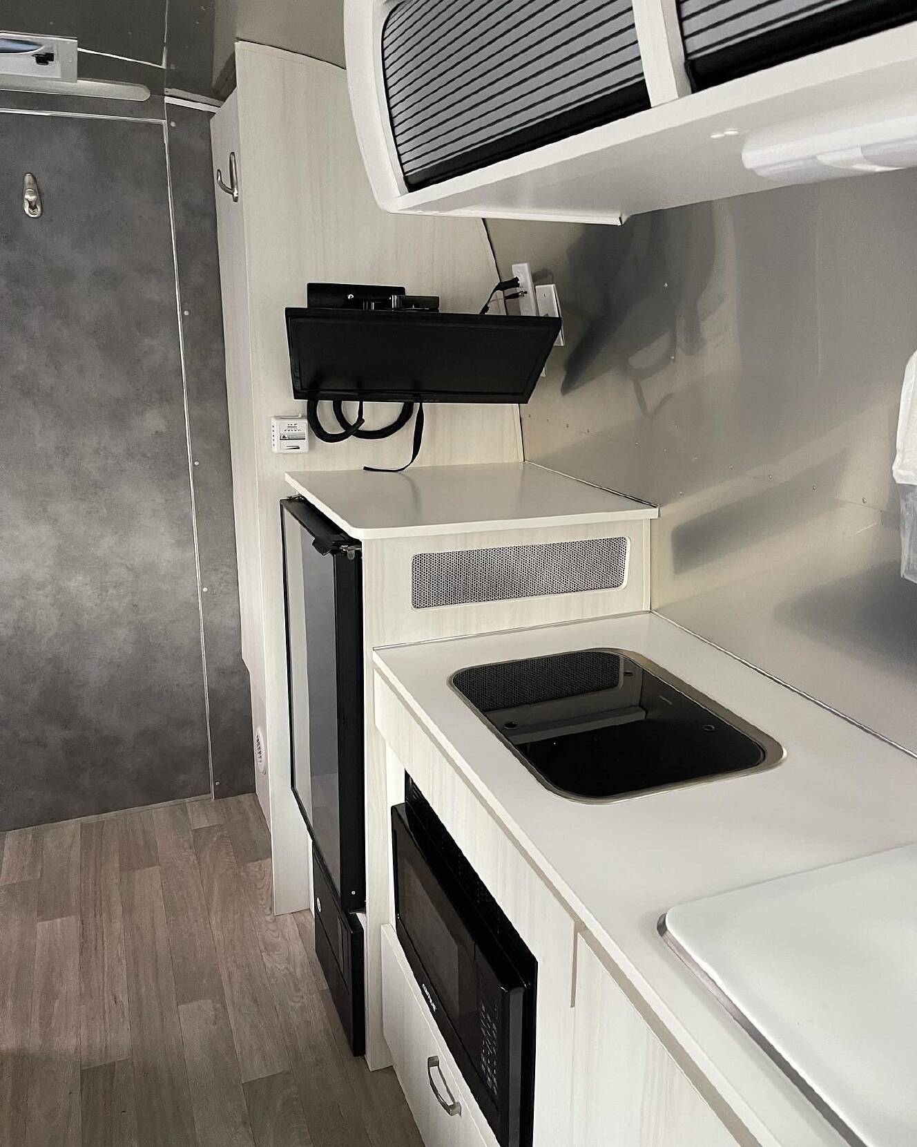A photo of this 2020 Airstream BAMBI 22FB