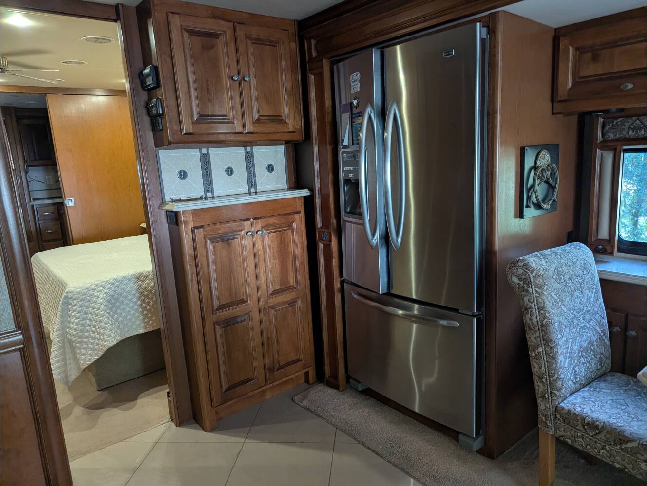 A photo of this 2013 Tiffin Motorhomes PHAETON 40 QBH