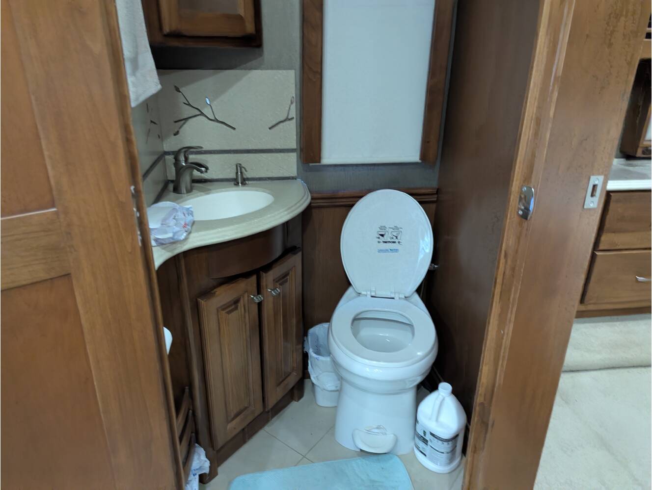 A photo of this 2013 Tiffin Motorhomes PHAETON 40 QBH