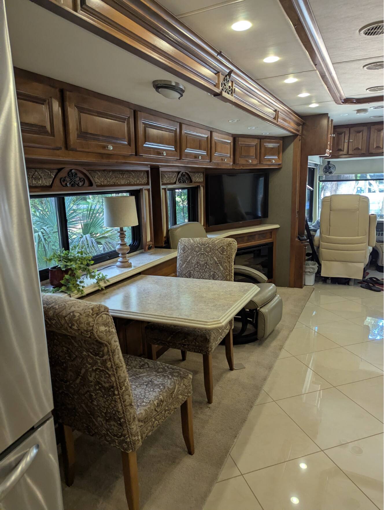 A photo of this 2013 Tiffin Motorhomes PHAETON 40 QBH