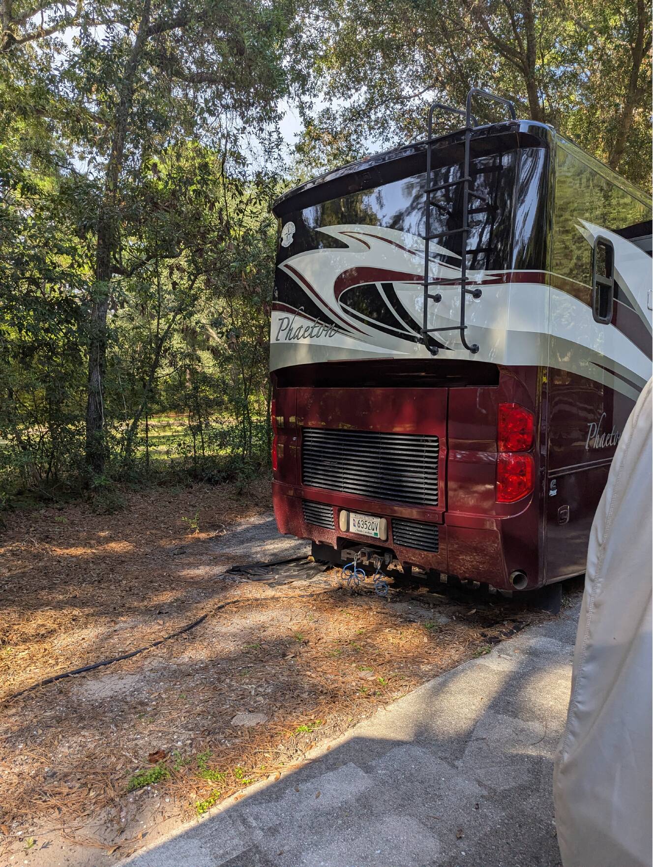 A photo of this 2013 Tiffin Motorhomes PHAETON 40 QBH