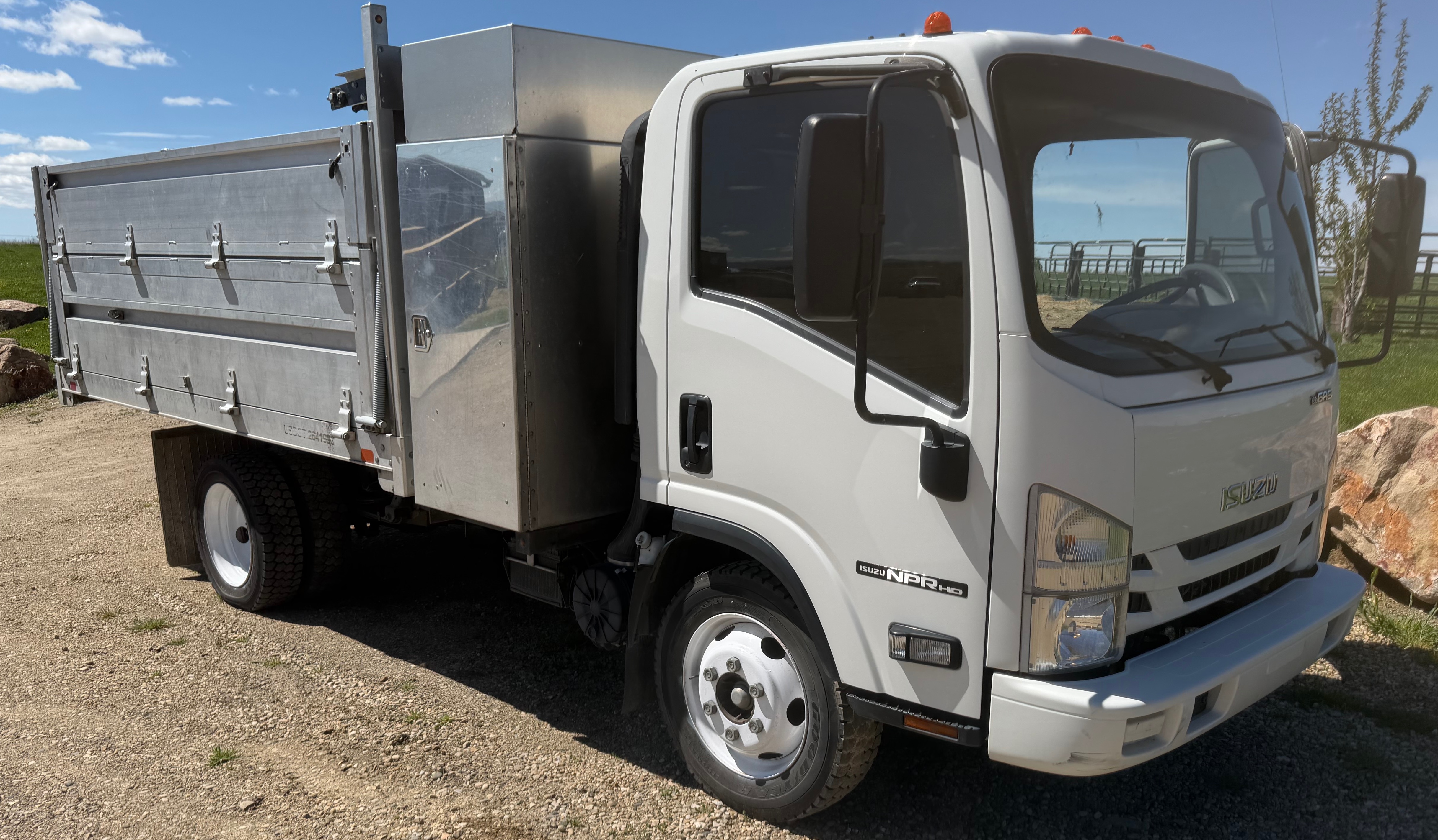 2017 ISUZU Npr in Greenleaf, ID