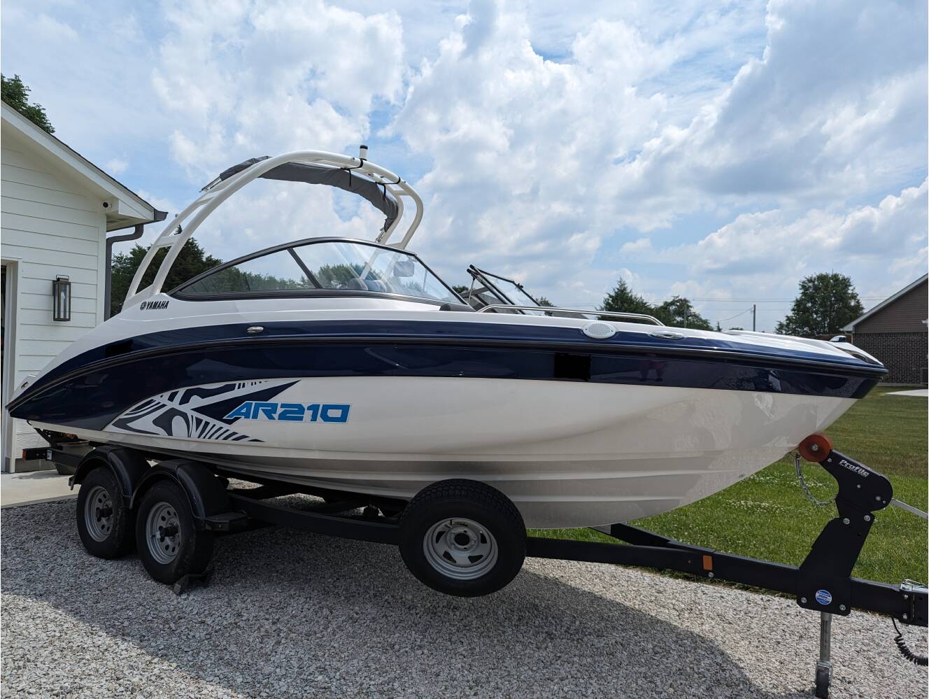 A photo of this 2022 Yamaha Ar210