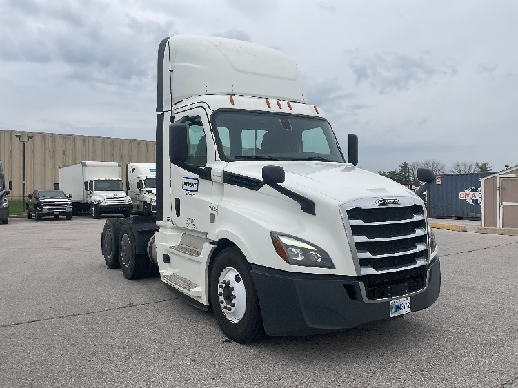2020 FREIGHTLINER CASCADIA 126 in Earth City, MO