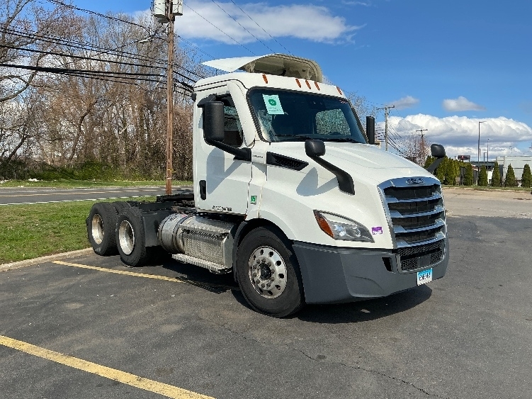 2020 FREIGHTLINER CASCADIA 116 in Chicopee, MA