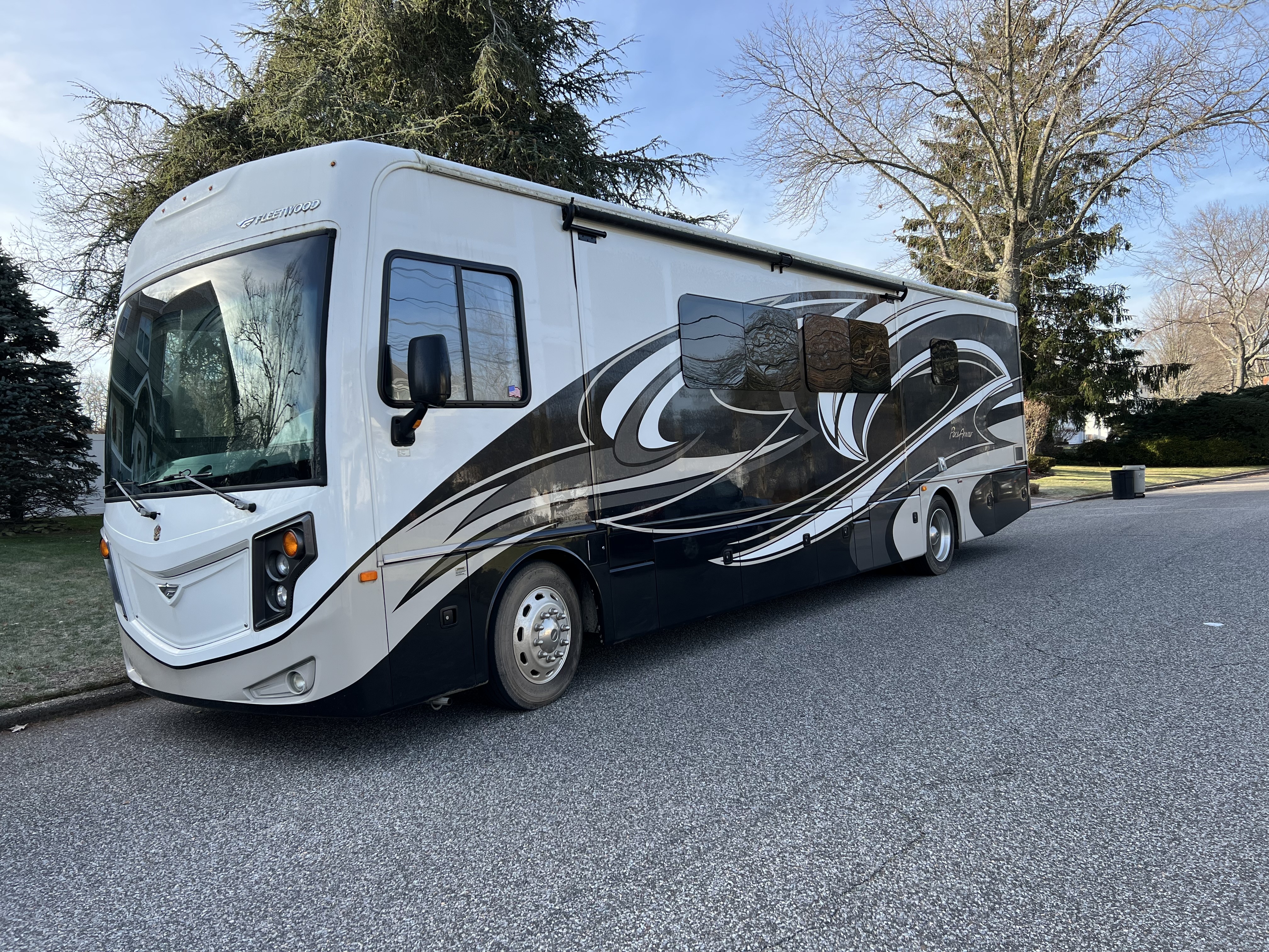 2018 Fleetwood PACE ARROW 36U RV