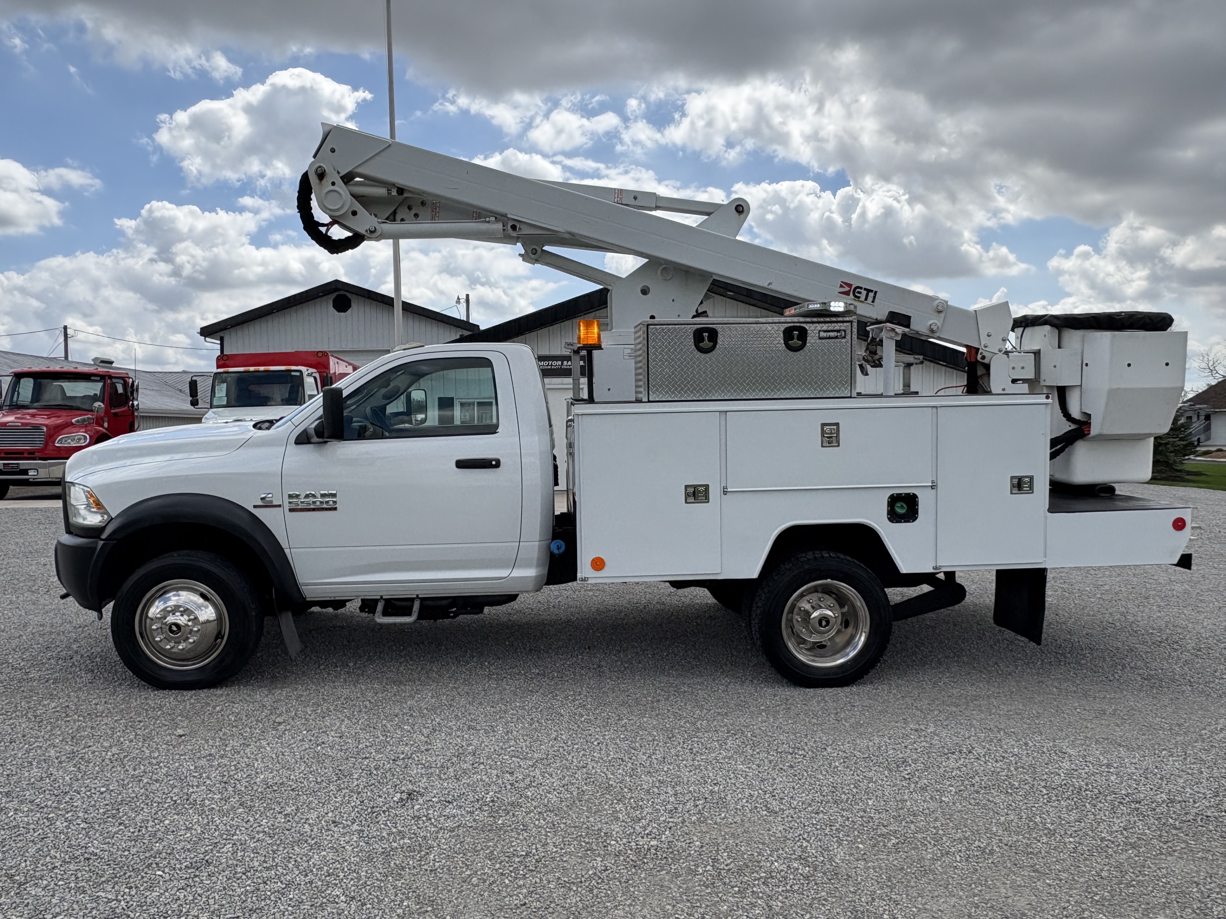 2016 RAM 5500 in Bluffton, IN
