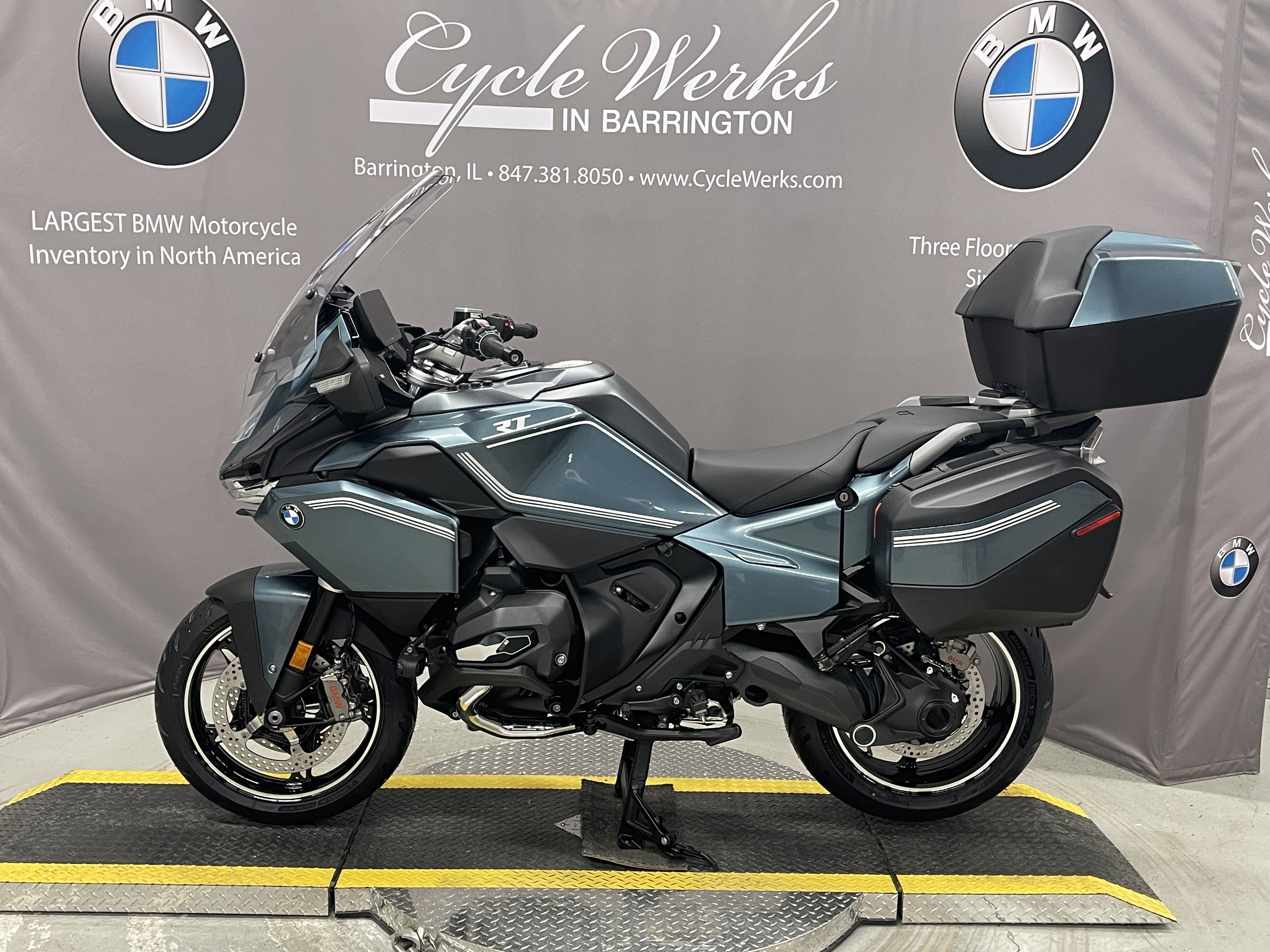 2026 BMW R 1300 RT in Barrington, IL