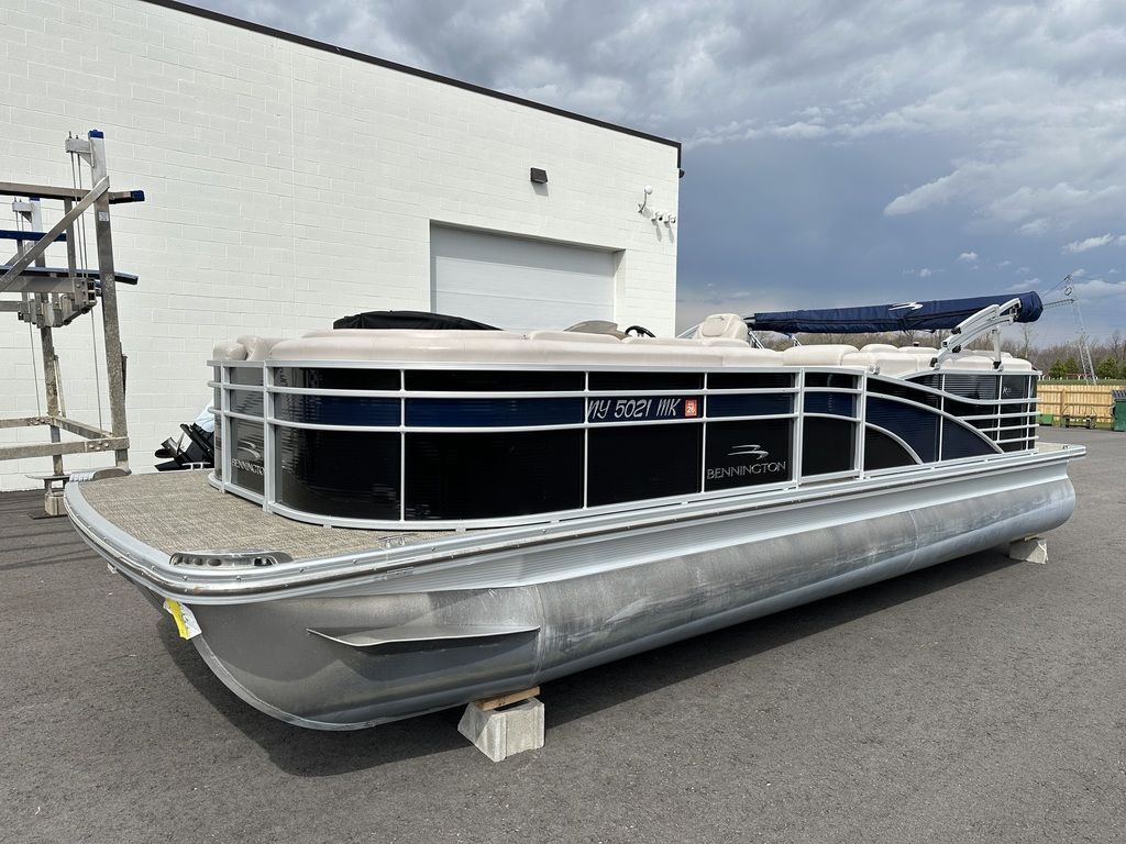 2014 Bennington 2350 RCL in canandaigua NY