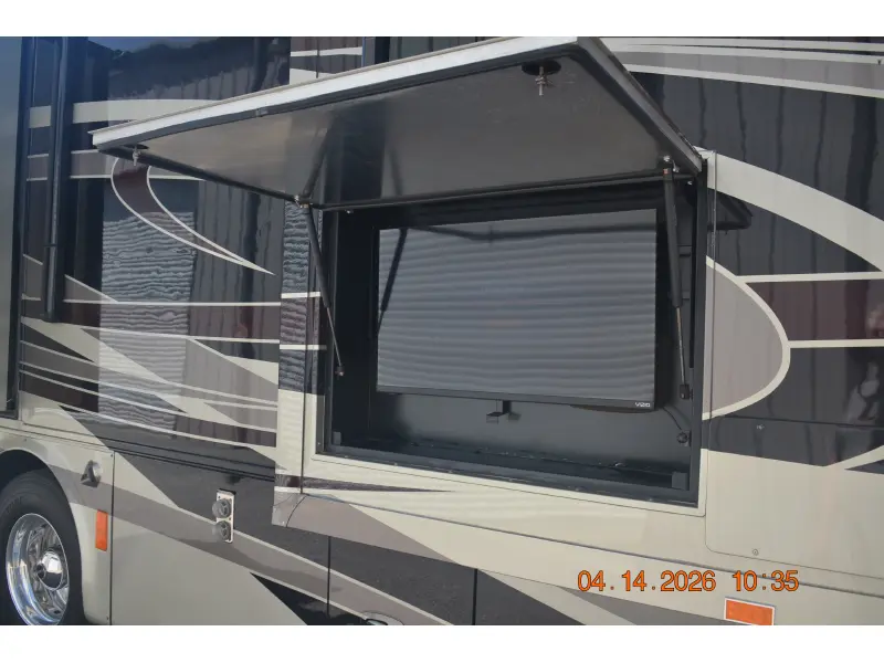 2010 Tiffin Motorhomes Phaeton 40 QTH