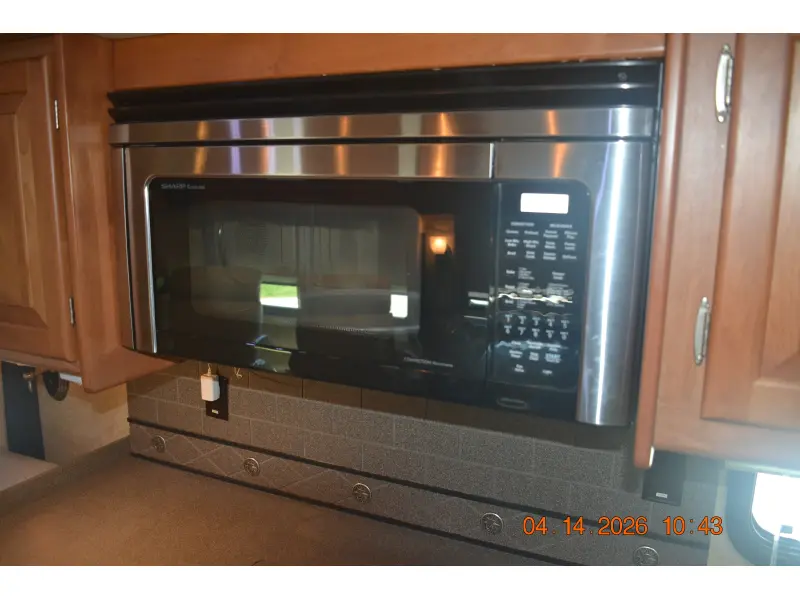 2010 Tiffin Motorhomes Phaeton 40 QTH
