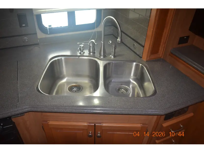 2010 Tiffin Motorhomes Phaeton 40 QTH