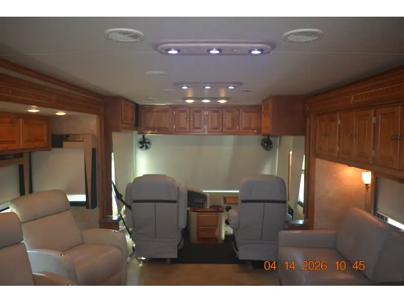 2010 Tiffin Motorhomes Phaeton 40 QTH