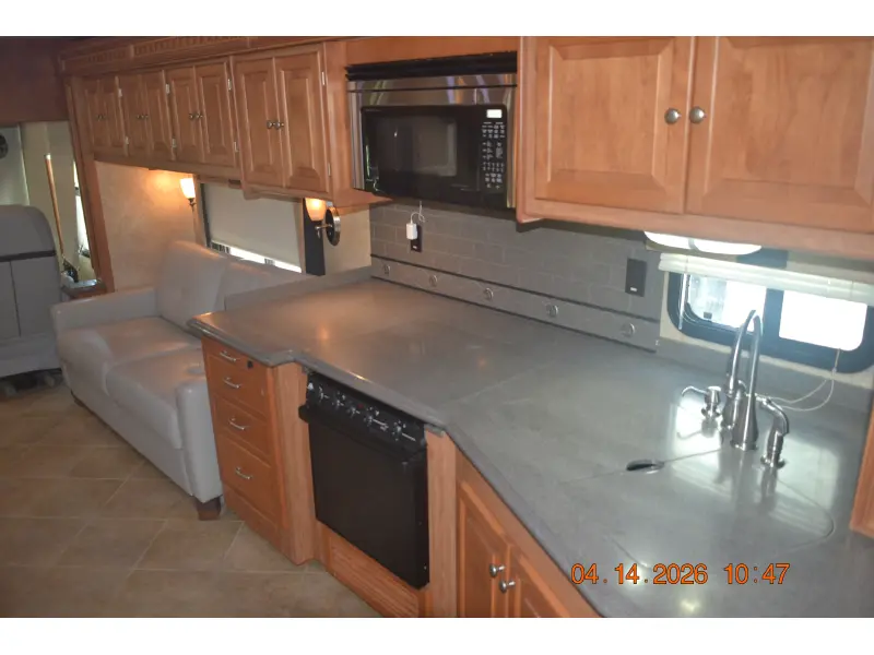 2010 Tiffin Motorhomes Phaeton 40 QTH