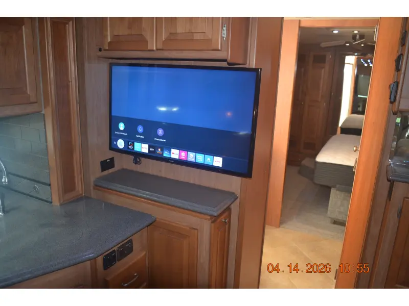 2010 Tiffin Motorhomes Phaeton 40 QTH