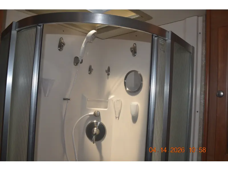 2010 Tiffin Motorhomes Phaeton 40 QTH