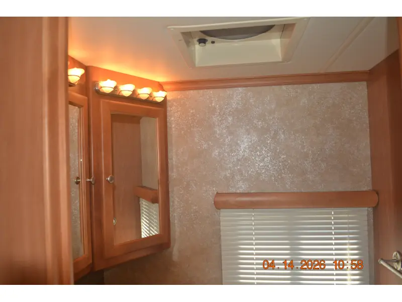 2010 Tiffin Motorhomes Phaeton 40 QTH