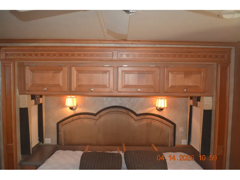 2010 Tiffin Motorhomes Phaeton 40 QTH