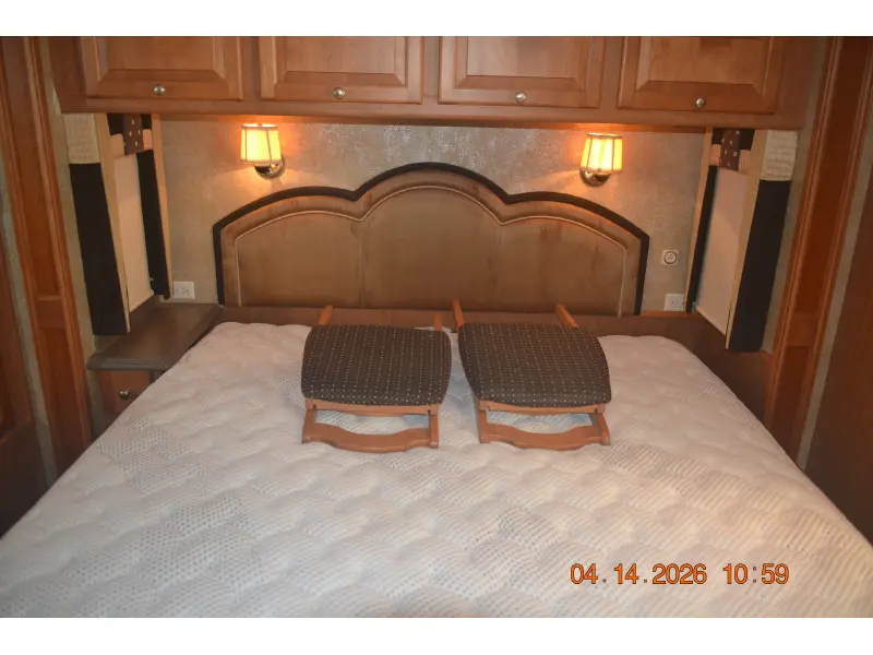 2010 Tiffin Motorhomes Phaeton 40 QTH