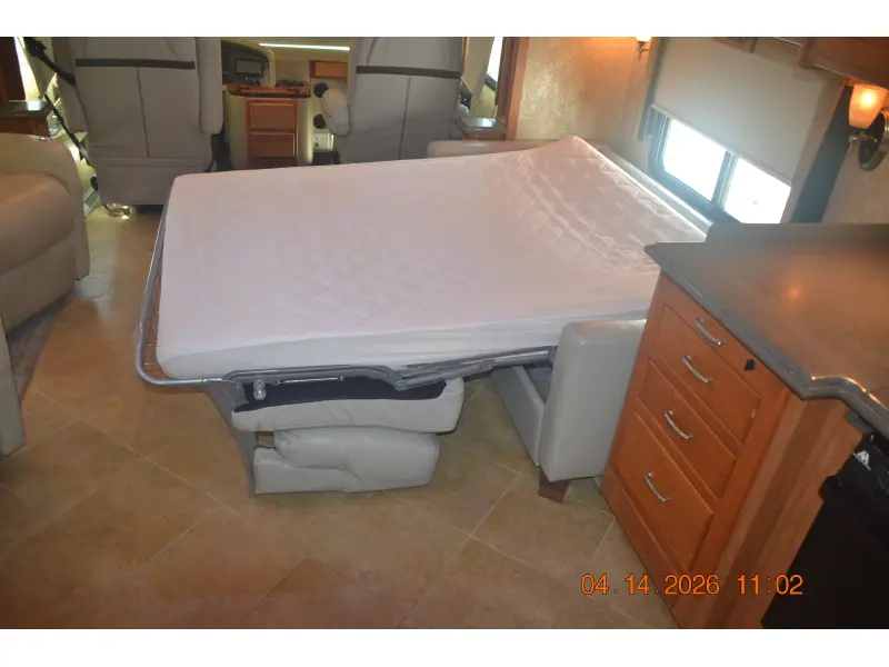 2010 Tiffin Motorhomes Phaeton 40 QTH