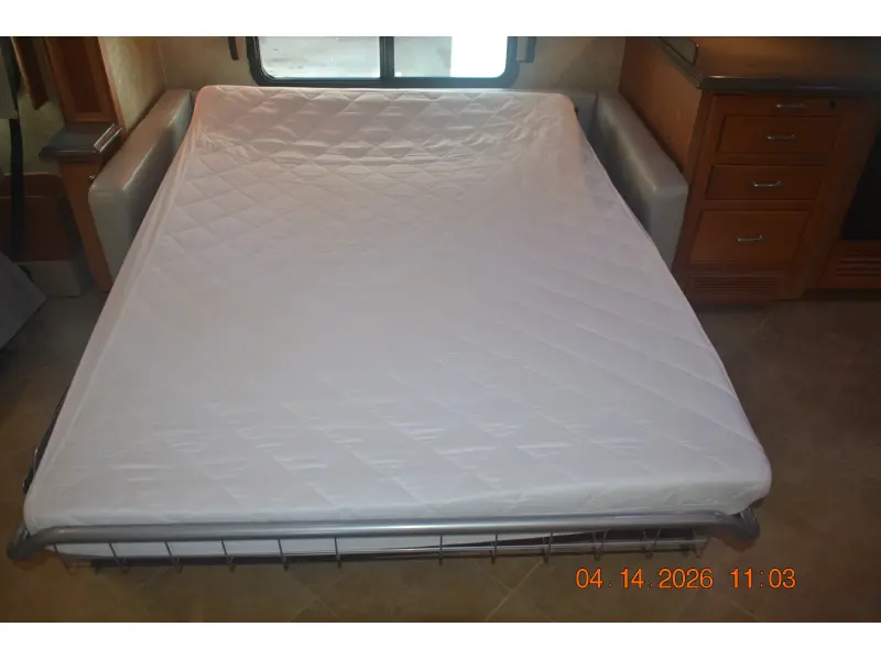 2010 Tiffin Motorhomes Phaeton 40 QTH