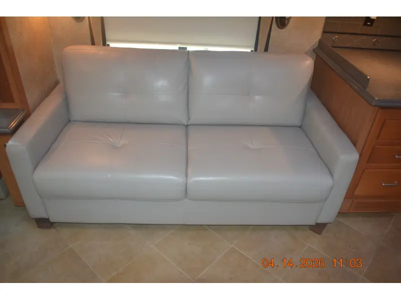 2010 Tiffin Motorhomes Phaeton 40 QTH
