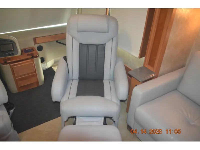 2010 Tiffin Motorhomes Phaeton 40 QTH