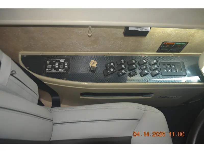 2010 Tiffin Motorhomes Phaeton 40 QTH