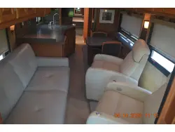 2010 Tiffin Motorhomes Phaeton 40 QTH