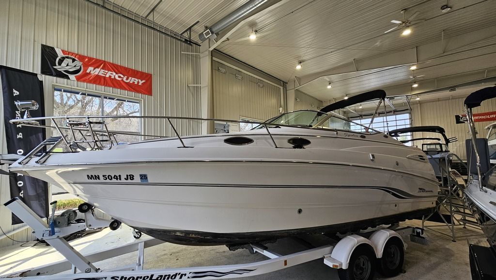 2001 Chaparral 240 Signature in red wing MN
